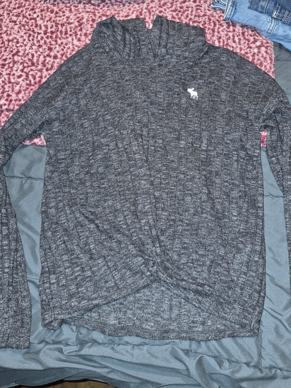Abercrombie & Fitch Men’s Charcoal Knit Sweater